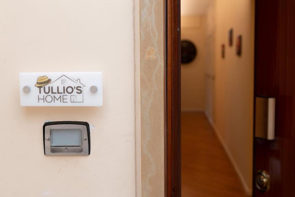 Tullios Home โรม ภายนอก รูปภาพ