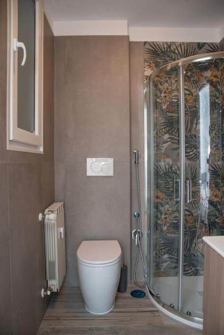 Tullios Home โรม ภายนอก รูปภาพ