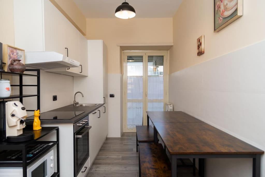 Tullios Home โรม ภายนอก รูปภาพ