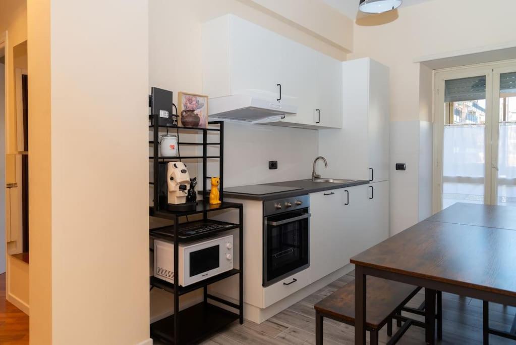 Tullios Home โรม ภายนอก รูปภาพ