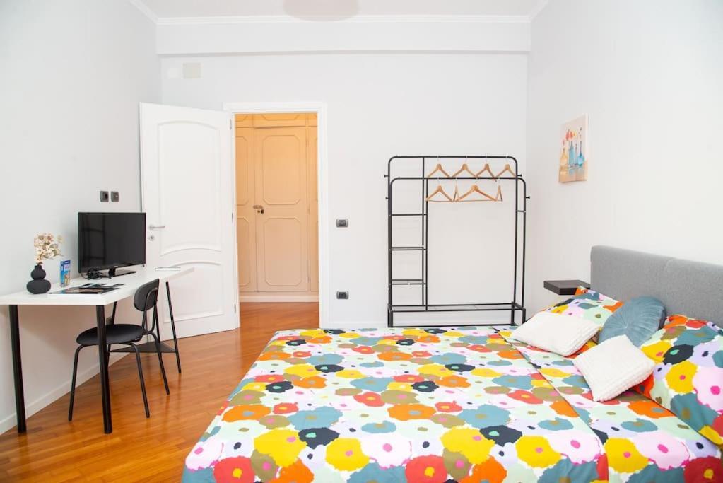 Tullios Home โรม ภายนอก รูปภาพ