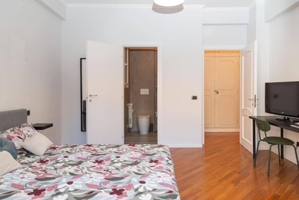 Tullios Home โรม ภายนอก รูปภาพ